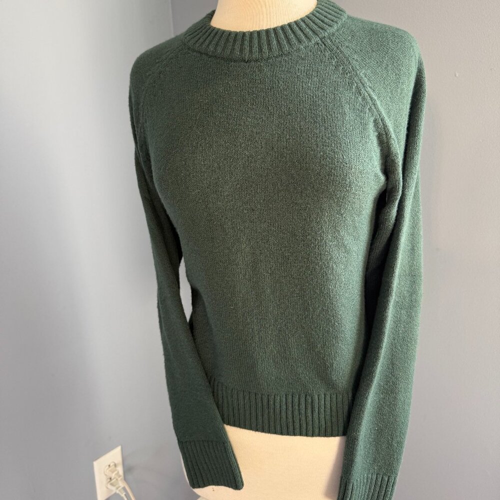 Gap Women's Crewneck Sweater Size Small green